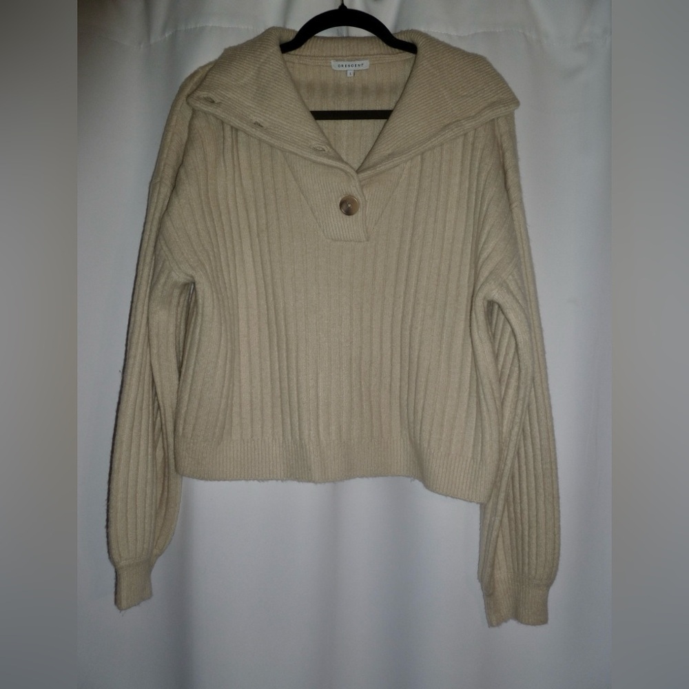 Crescent Ribbed Collared Neck Sweater in Cream